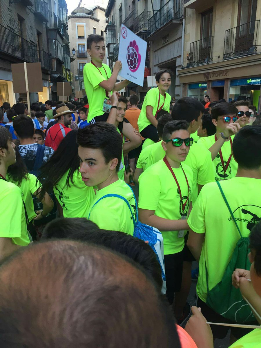 bmguadalajara's tweet photo. El presi, @jjhombrados, los cadetes... y mucho balonmano en la @toledoHcup https://t.co/X2IX4V2uka