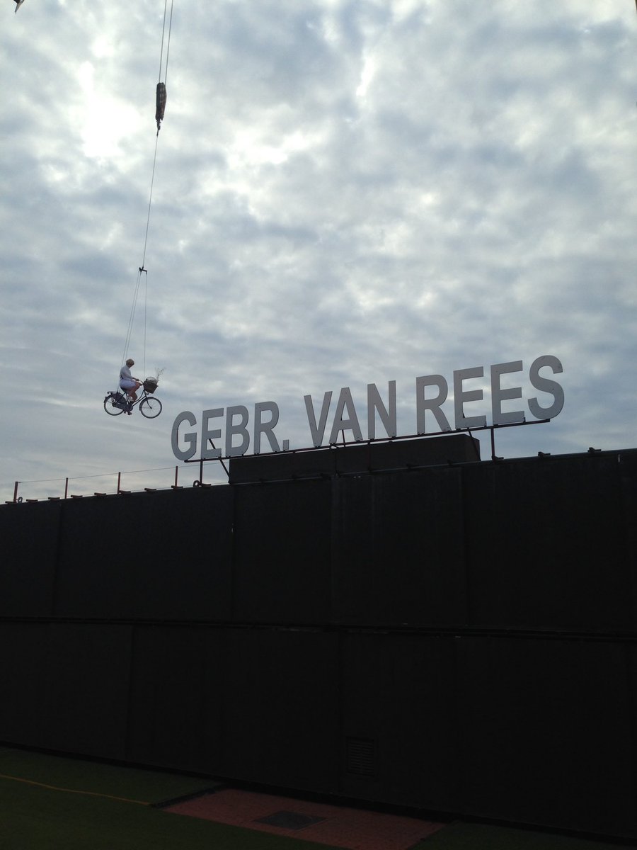 Vliegende fietsen, vuur en tof verhaal: EXIT van <a href="/VisaVis_theater/">Vis à Vis</a>. Gaat dat zien!