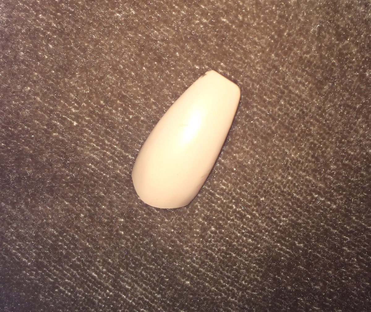 MarvynMalatyn's tweet photo. @ShirinDavid s Nagel -
abgebrochen ABER andere Hälfte klebt noch an ihrem Daumen! #connected 🙏🏻✨Angebote bitte DM!💅🏻 https://t.co/hhIvdSbx2d