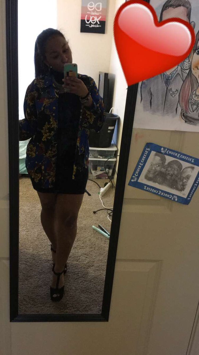 _keystothelexx's tweet photo. Am I too late? lol #LSUgirlsbreaktheinternet https://t.co/AahFoS6EQJ