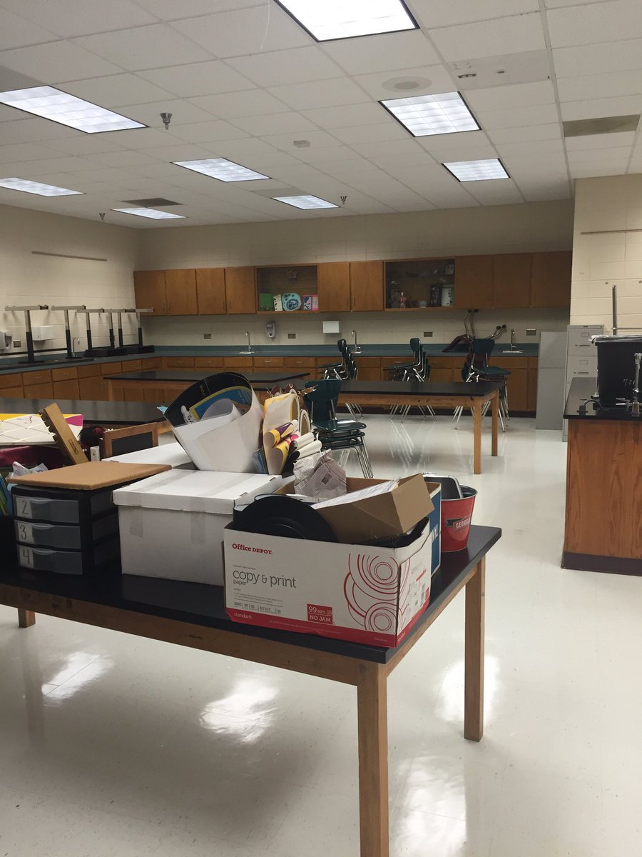 AClaireFermin's tweet photo. Moved in y'all! My new home. #701 #lifescience #pantherlife https://t.co/jn6S3jgKg5
