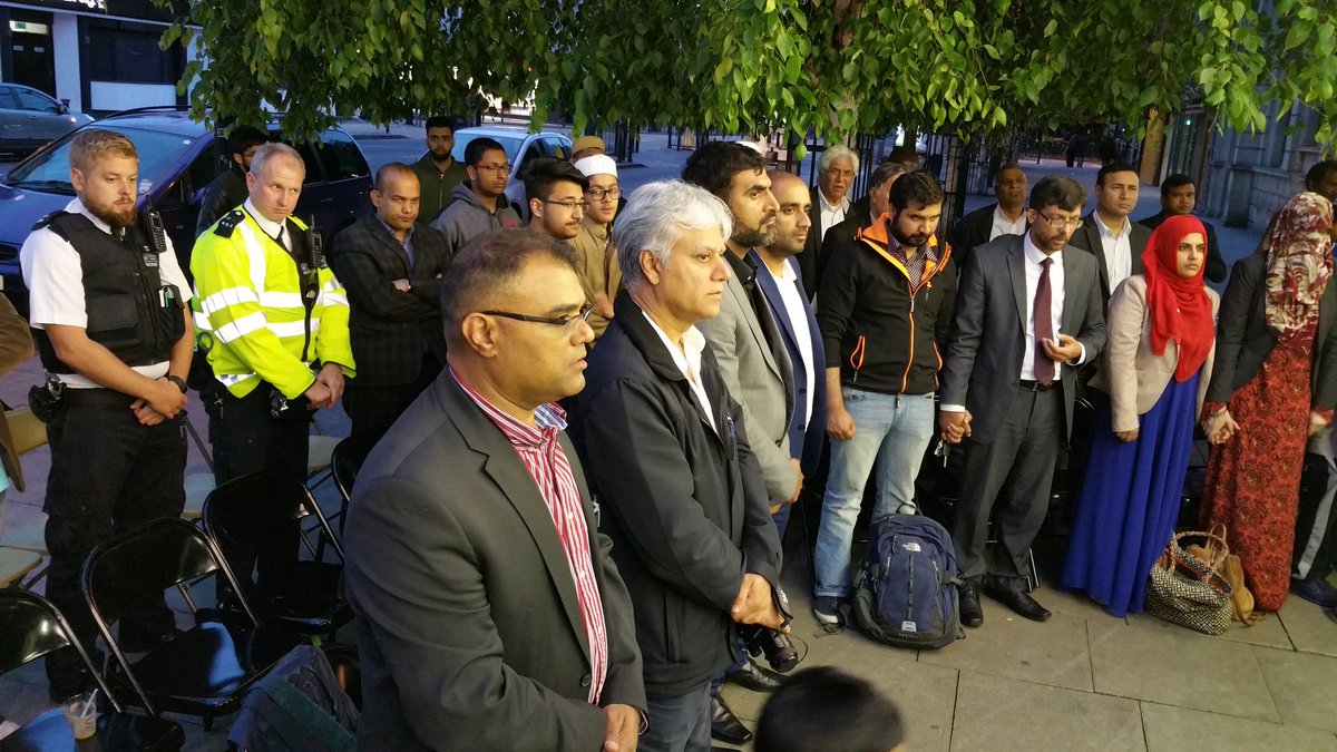 ReviveFMUK's tweet photo. Peace Prayer live from London https://t.co/HzWICGDuxn
