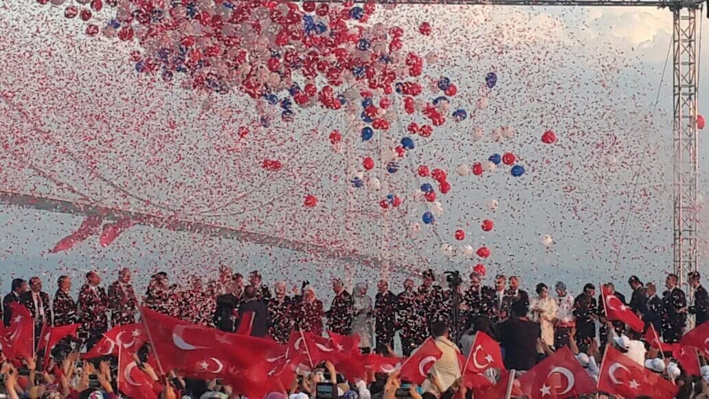 oguzhandediki's tweet photo. Duyarsız Avrupa. Bunlar Türkiye'de bomba patlasa umursamazlar. Neyse ki Müslümanız. #OsmanGaziKöprüsü https://t.co/rvhBuIER56