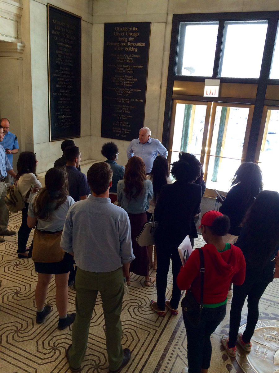 ymota's tweet photo. Luv when City's official Historian gives a tour. Great job Tim Samuelson #TeamDCASE @ChiCulturCenter @ChicagoDCASE https://t.co/5e1VmN6Hb9