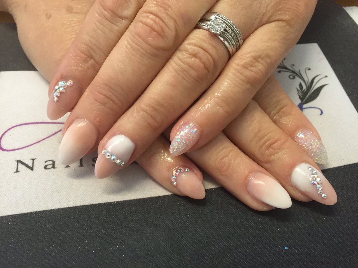 AcademyNails1's tweet photo. Ombré @Artistic_Nail @Louella_Belle @CNDWorld @nailsmag @NSIUK @ScratchMagazine @SweetSquared @lovelecente @cucciouk https://t.co/KFq1Q7jjv5