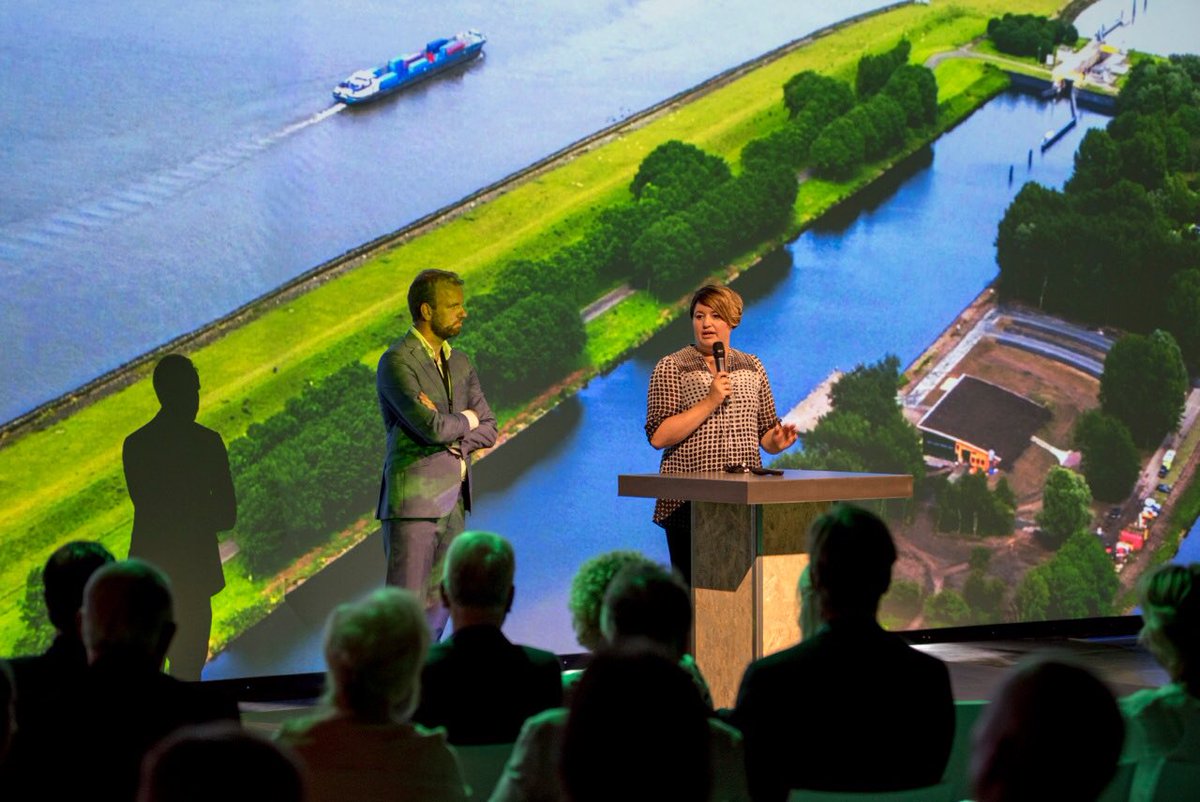 Vandaag feestelijke open dag #congreslocatie #innovatiekracht met <a href="/ChristelMourik/">Christel Mourik</a> <a href="/gemNissewaard/">Gemeente Nissewaard</a>. 1/2