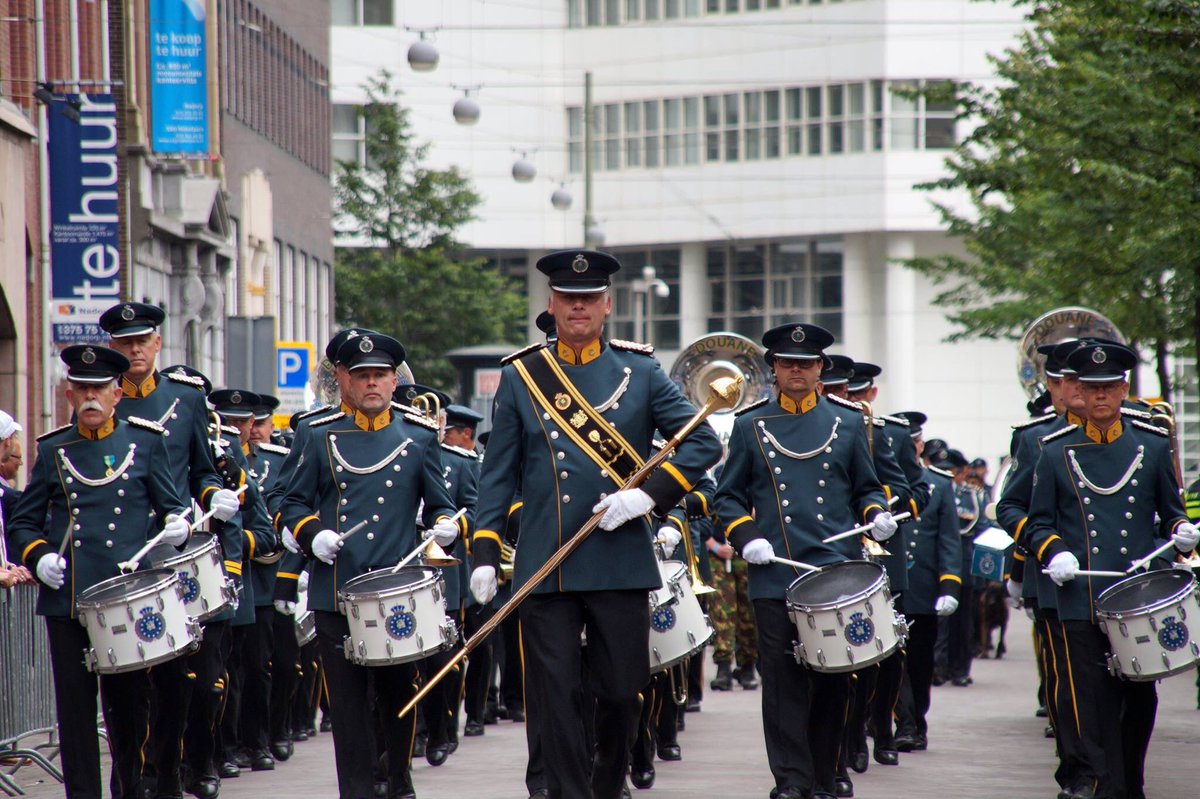 fredkoops's tweet image. Douaneharmonie is actie tijdens Nederlandse Veteranendag in Den Haag. Ziet er toch perfect uit!