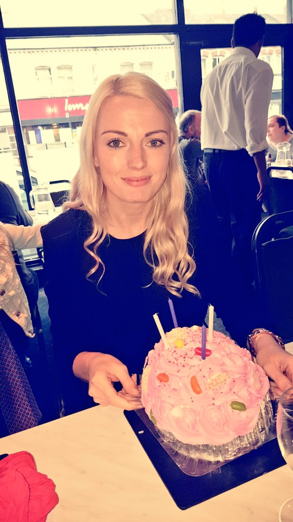 Gemzymemzy's tweet photo. Had a wonderful birthday ❤ #secondbdaycake #foodcoma https://t.co/yyZO4X68P0