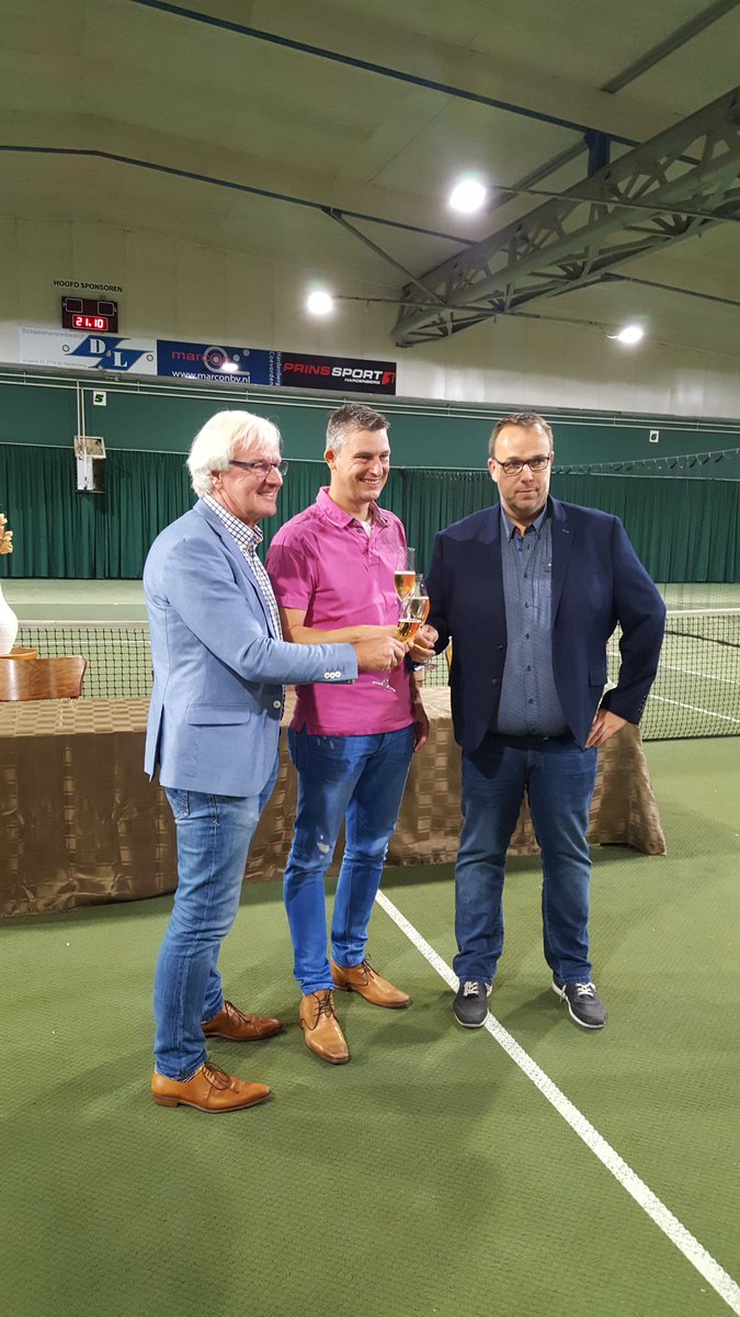 TCHardenberg's tweet photo. De officiële documenten zijn getekend, de fusie is een feit! Wij zijn Tennisclub Hardenberg. Van harte welkom! https://t.co/RPFJom5kQt