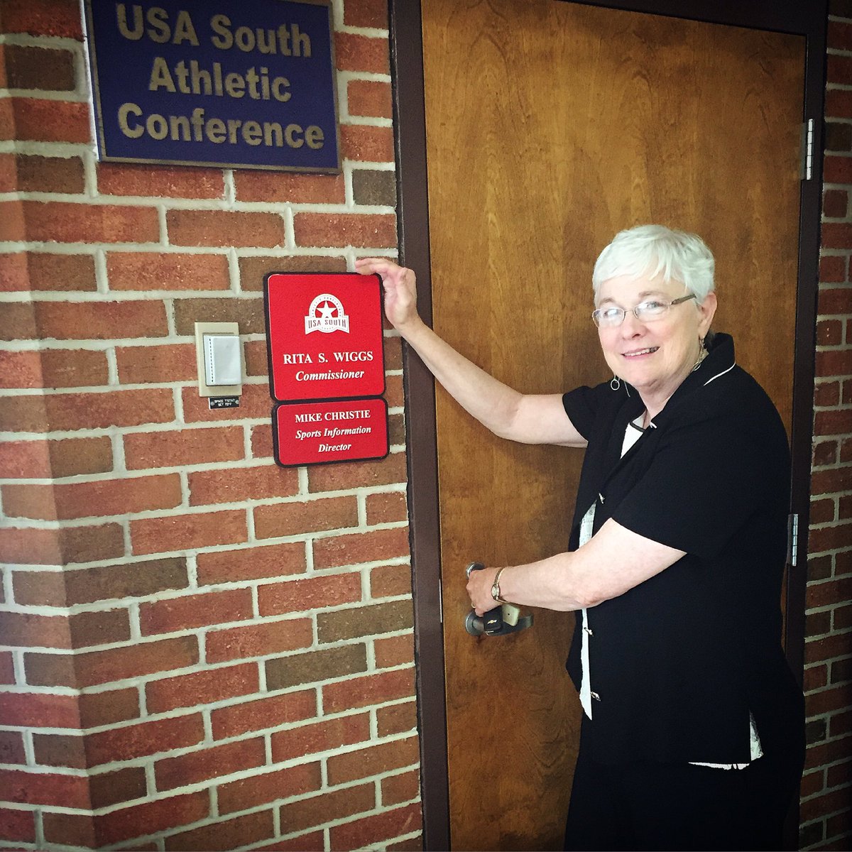 usa_south's tweet photo. Rita Wiggs locks up the #USASouth Conference Office for the final time as Commissioner. @NCAADIII @D3Commissioners https://t.co/G5J6cmBk6i
