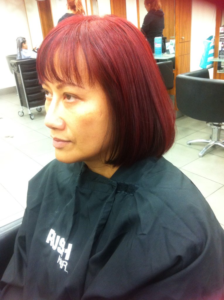nickiboogie's tweet photo. Contouring contrasting colour to give definition to this bob by me @RUSHHairBeauty Ilford #loreal #clientlovedit https://t.co/ne9GNMhTDL