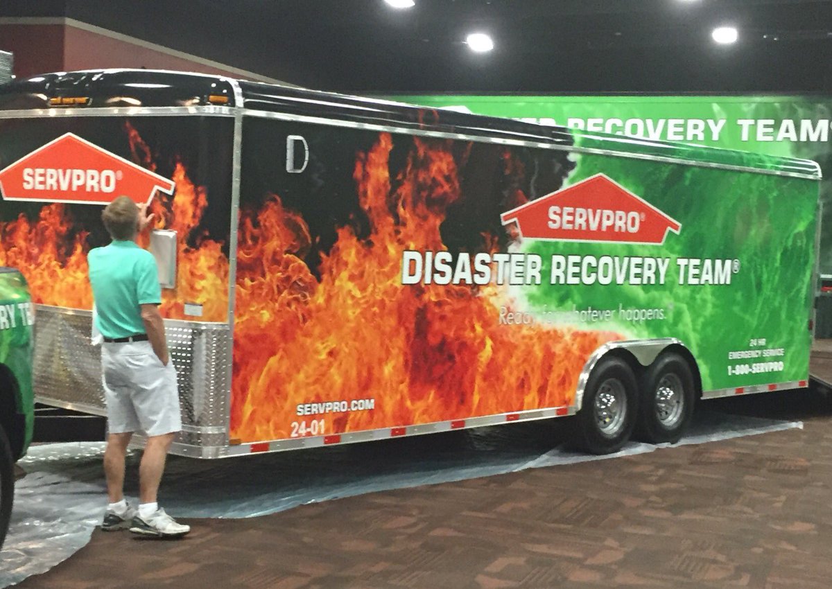 Servprostgeorg1's tweet photo. Saw some great new equip at #SPConv16 in Vegas this week. Who wants to go shopping?? #SERVPROofstgeorge #HereToHelp https://t.co/KSrPUQnljx