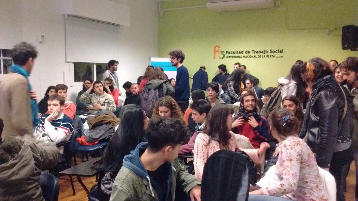 ENPLEncuentro's tweet photo. Todo listo para comenzar "El pensamiento político estratégico de Rusia hoy y el rol de los Medios de Comunicación" https://t.co/0UpV0jW8WG