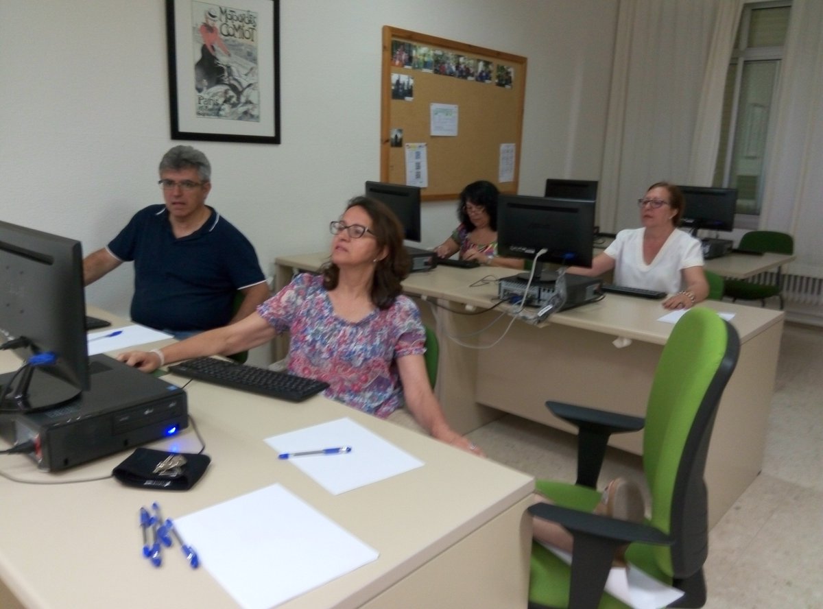 ManuelaRuiz's tweet photo. Queridos compañeros #gracias por la experiencia d aprendizaje memorable del #plesf16 ¡Seguiremos! ;-) cc @avelareyes https://t.co/WpFxIG0r82