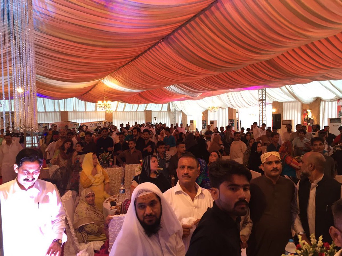 ASADBORANO's tweet image. PPP Chairman @BBhuttoZardari is meeting with Kashmiri community after #Aftaar at Bilawal House Karachi