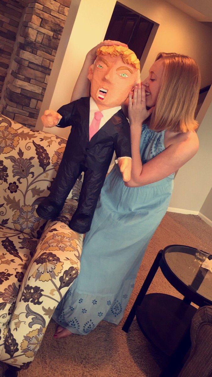libertyviral's tweet photo. @libertyviral EIC @meyers_laura is loving @babesofliberty #breaktheinternet https://t.co/IwDqcYT5T3