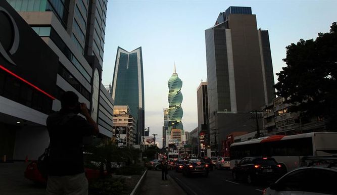 #Economía: Panamá alcanza la primera posición en desarrollo logístico de Latinoamérica. bit.ly/29gVN9B
