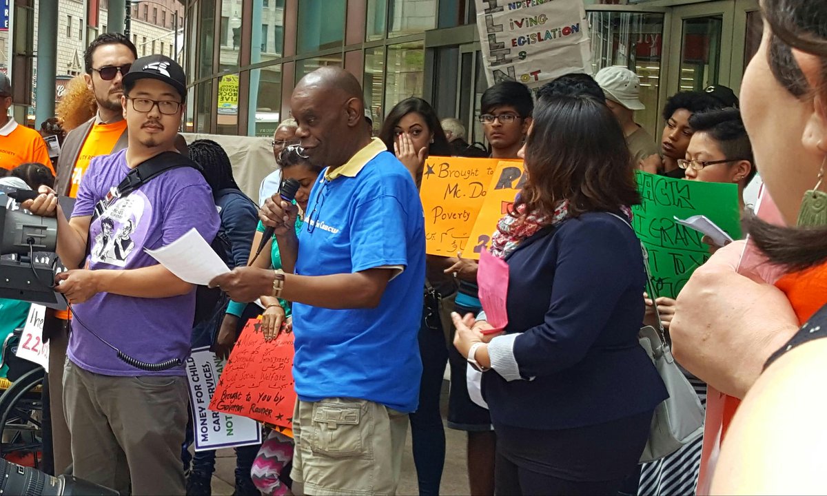 LitWorksChicago's tweet photo. Save our seniors! Save our state! #ILbudgetNow #SOEIL https://t.co/1szU8LgWrP