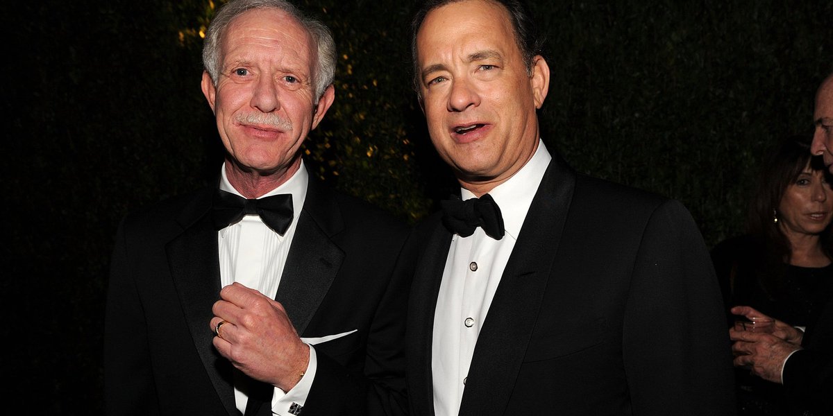 Tom Hanks soars in first trailer for Clint Eastwood's "Sully" huff.to/296vrT5