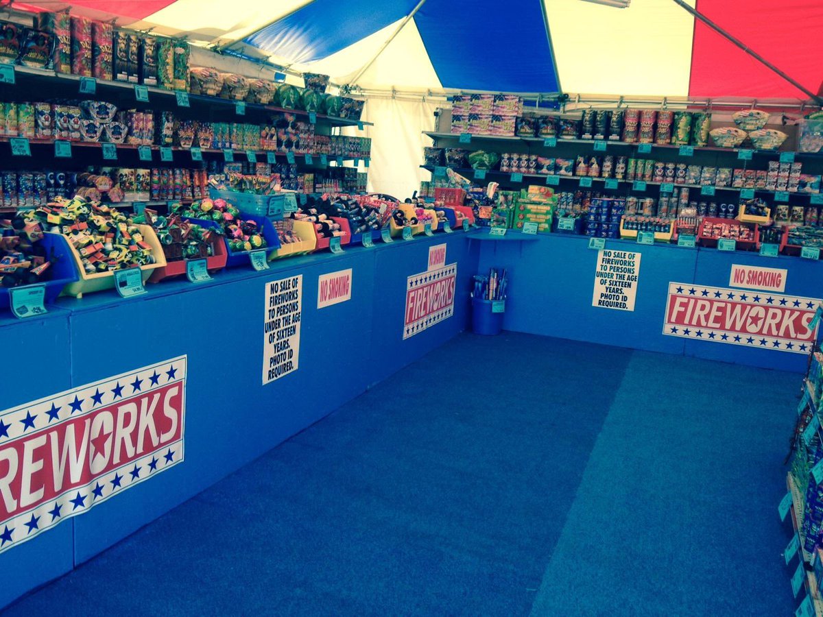WesternFirework's tweet image. Find this tent of FIREWORKS at 1751 Redwood Hwy, Grants Pass, Oregon.  See Tim &amp;amp; Cherie #fireworks #IndependenceDay