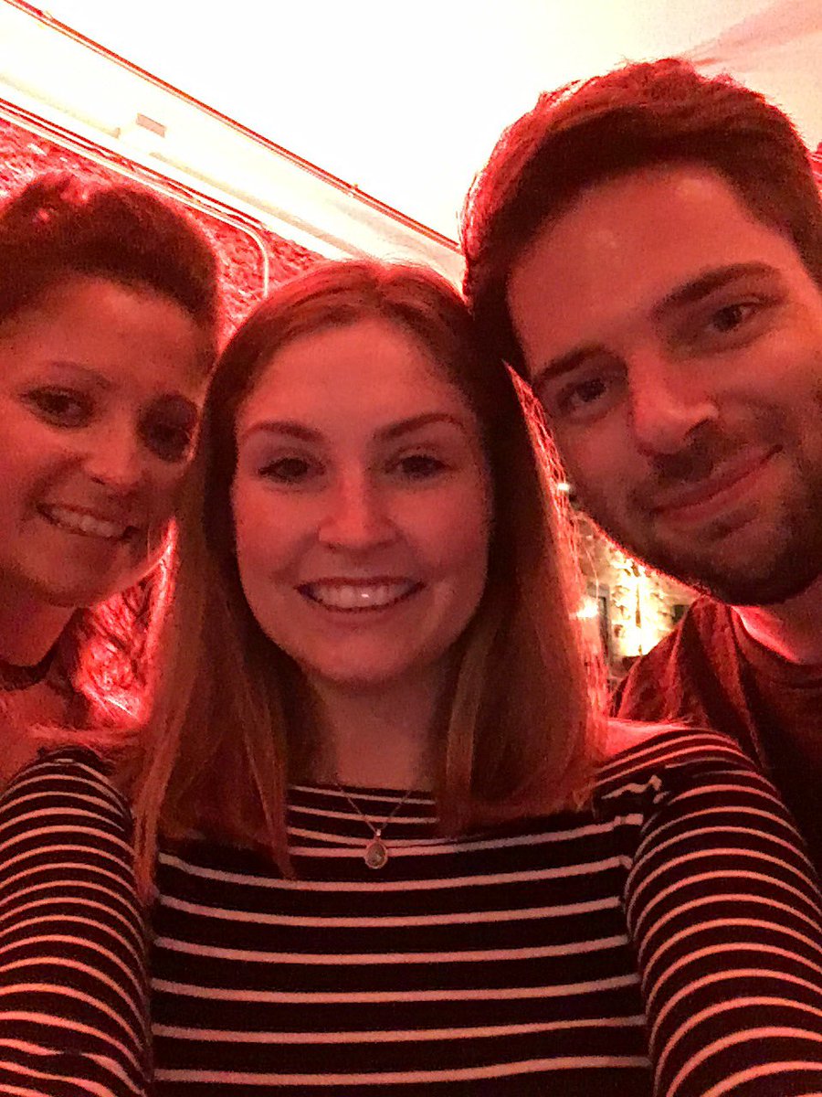 dale_connell's tweet photo. Partying with @tonybowenmusic #HumanJukebox 💃🏻 https://t.co/tD4P9WAm9P
