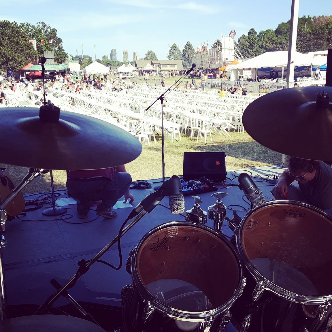 maolainband's tweet photo. Getting ready for another awesome Ribfest @torontoribfest #setup https://t.co/IZB3MBP8y3