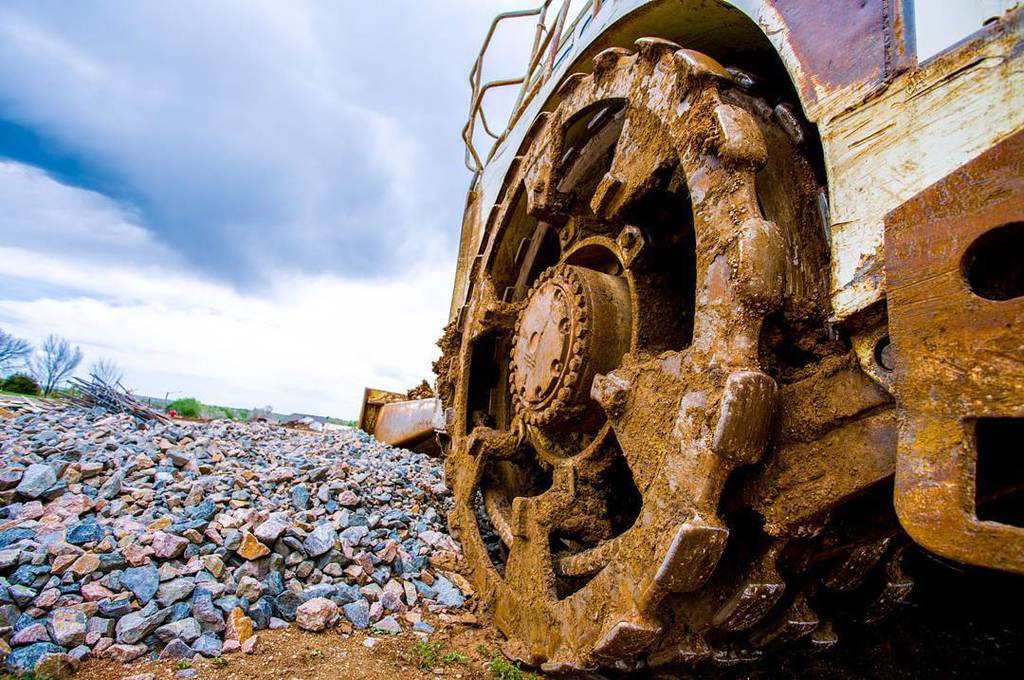 threar's tweet photo. #bigmachines to move lots of #dirt.
#construction #tbt #hdr #colorful #industrial #bigwhe… https://t.co/F15PhBA7NS https://t.co/4CgqMBxL9h