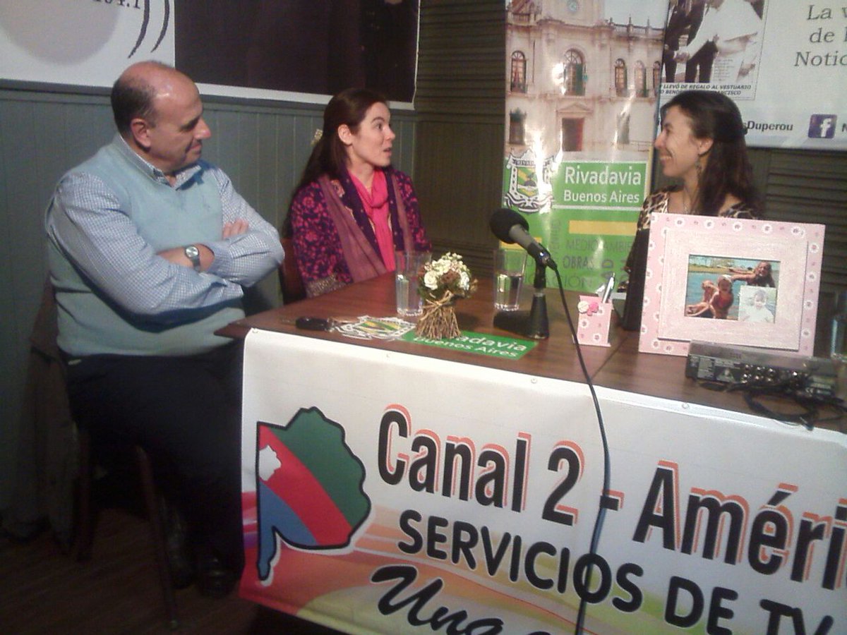 Marite80's tweet photo. Hoy 21hs "Día Educativo" x Canal 2 -nos acompañan integrantes del I.S.F.D N°64 y Colegio Nuevo Surco @FloresDuperou https://t.co/2I99dily4q