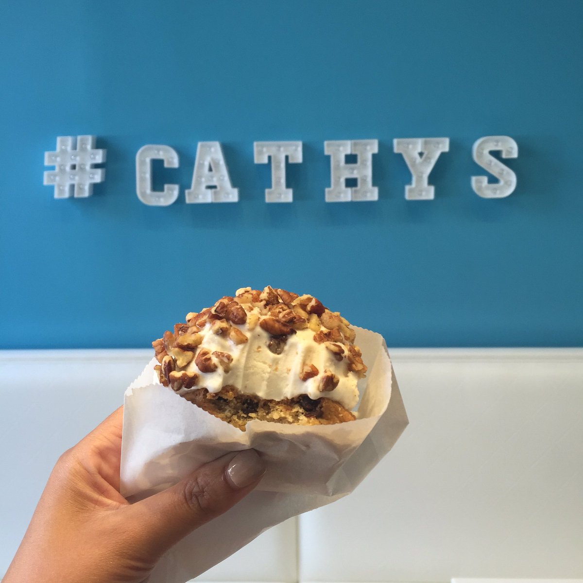 cathyscreamery's tweet photo. The best things in life are sweet!! #Cathys https://t.co/SfzEkLr0DC