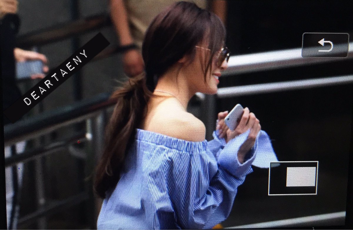 [PIC][01-07-2016]Tiffany xuất hiện tại tòa nhà KBS để quảng bá cho "SHUT UP" - Page 2 CmOzocKUYAEnecA