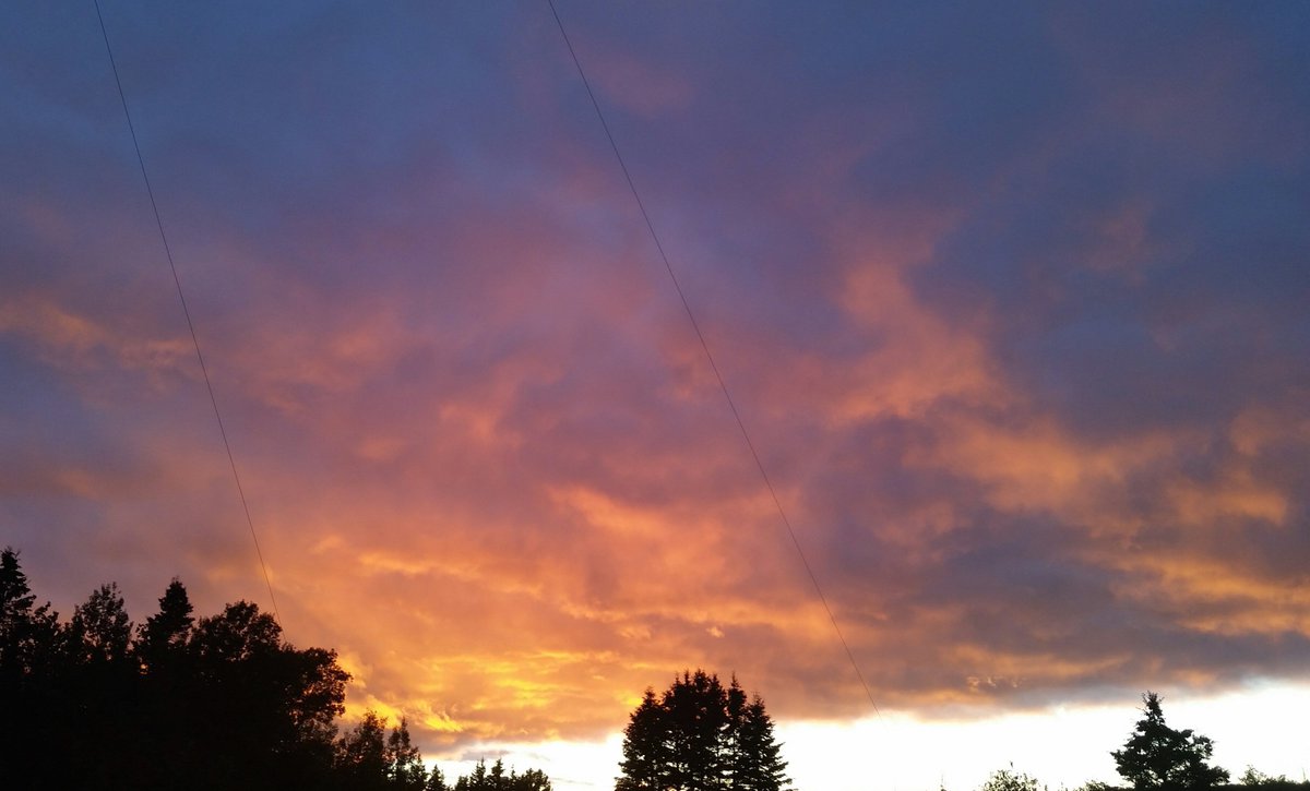 Rorzech's tweet photo. Another nice sky. https://t.co/k0jwVCzhvl