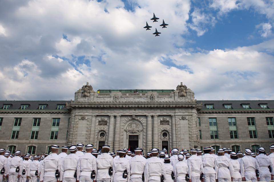 RaChaChaMaMaMa's tweet photo. So inspired by these young men & women, the most competitive class in @NavalAcademy history. #IDay2016 #proudmom https://t.co/hu2MwduzE3