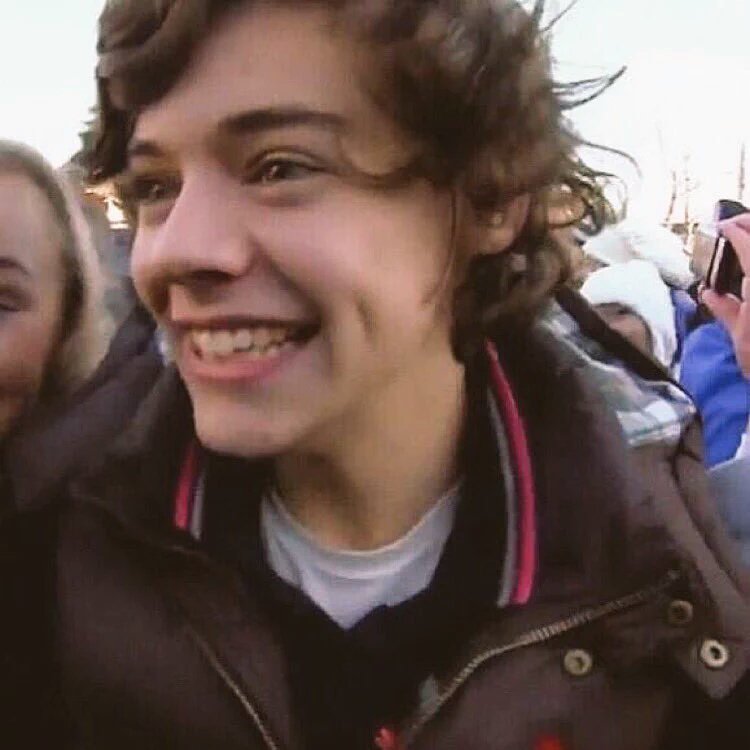 Smile smile smile because of you. <a href="/darkwihre/">Jasper</a>