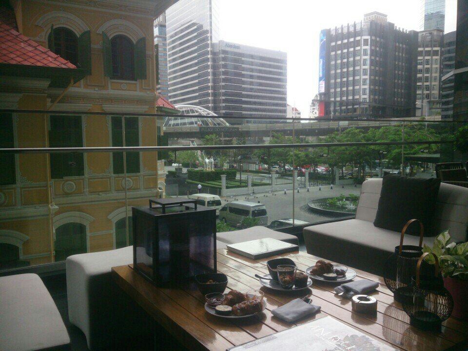 SVOBODA_PRO's tweet photo. Ох, уж эти бангкокские завтраки)) (@ The Kitchen Table in Bang Rak, Bangkok) https://t.co/yta7ZoEaSK https://t.co/XCaERbF8Gk