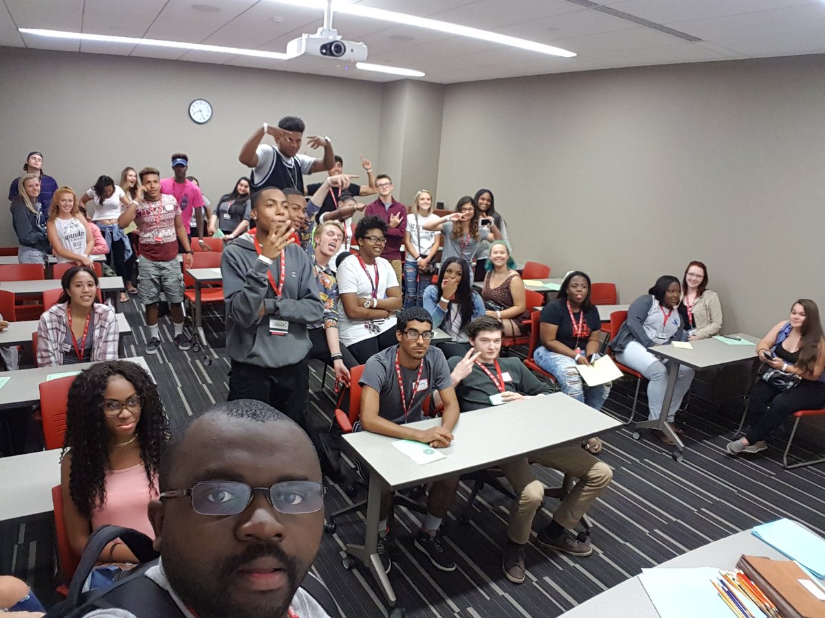 PATyroneJr's tweet photo. #new2iup #iup20 Diversity was pretty cool today. Group 7 and 14 got down. https://t.co/2o8M7Xow9o