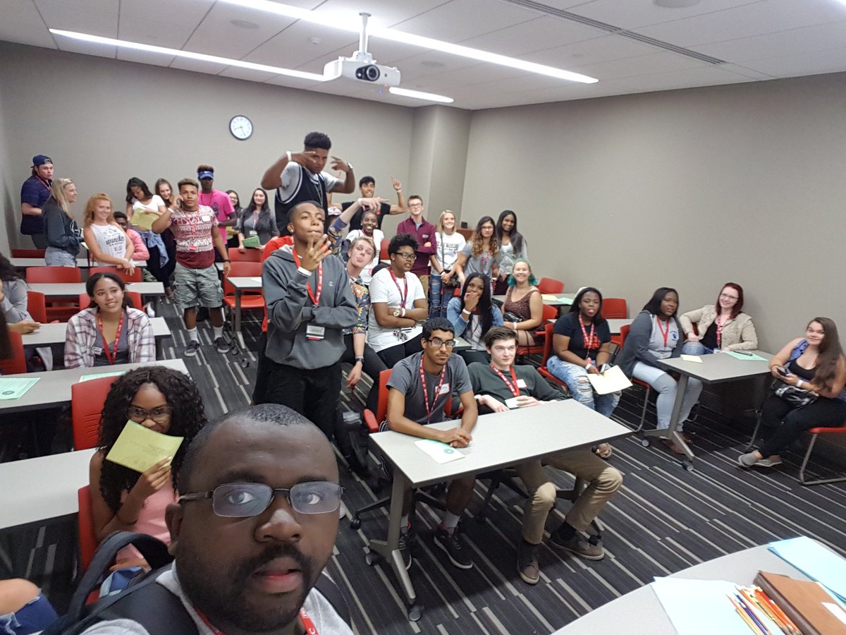 PATyroneJr's tweet photo. #new2iup #iup20 Diversity was pretty cool today. Group 7 and 14 got down. https://t.co/2o8M7Xow9o