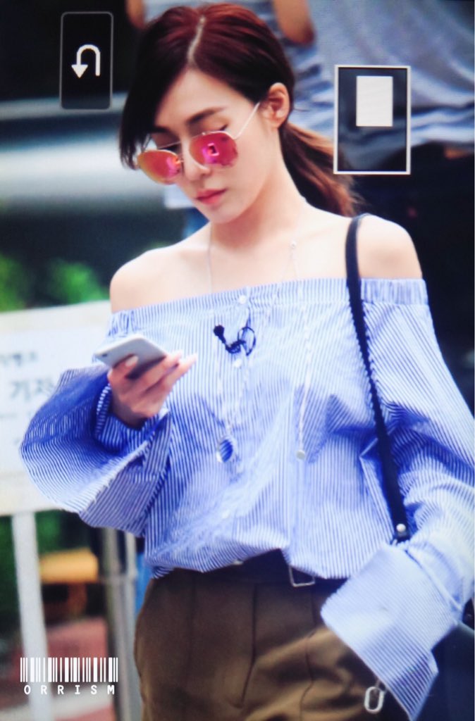 [PIC][01-07-2016]Tiffany xuất hiện tại tòa nhà KBS để quảng bá cho "SHUT UP" CmPAtFGUkAAmi-l