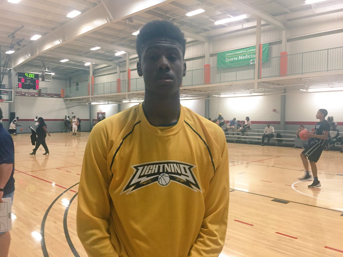HoopSeenNEXT's tweet photo. Miami Lightning 13U duo Craig Starks and KuSamae Draper were dynamic in a big win over Anderson Heat. https://t.co/McJ6BcYhMN