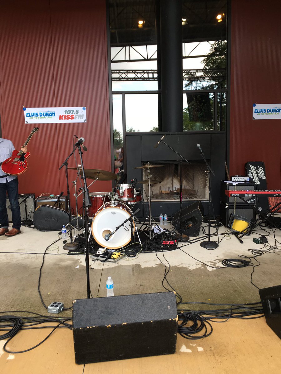 1075 KISS FM tweet media