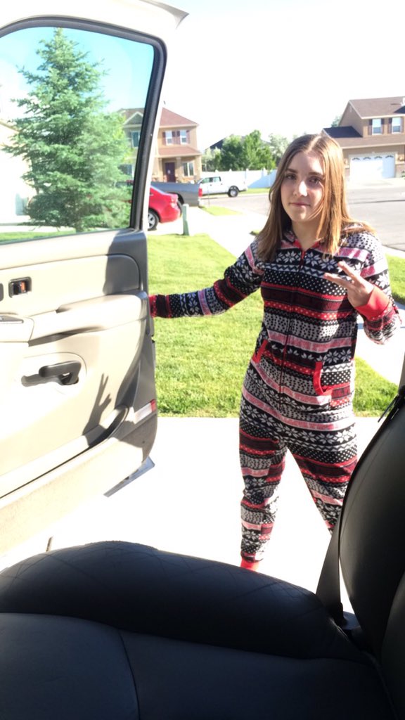 cupofsavy's tweet photo. @saige_clawson is the best person https://t.co/8X84YAyiiu