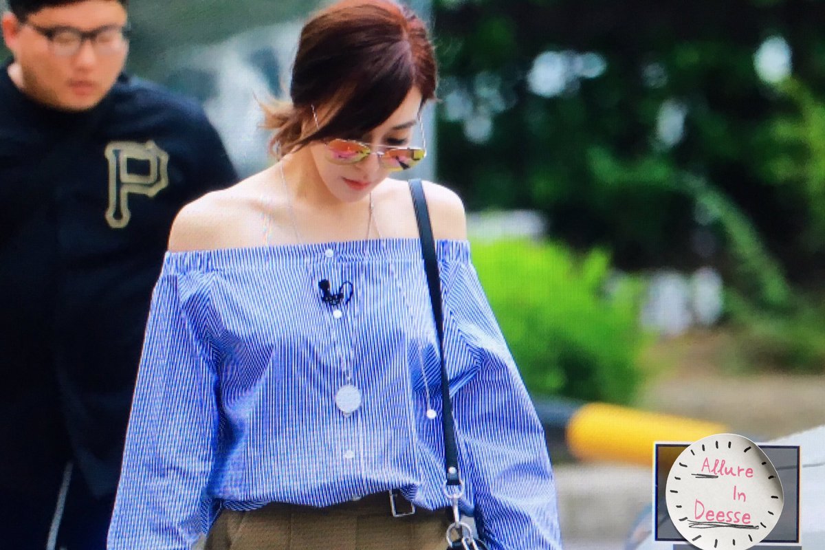 [PIC][01-07-2016]Tiffany xuất hiện tại tòa nhà KBS để quảng bá cho "SHUT UP" - Page 2 CmPD8xHVYAAjZ4e