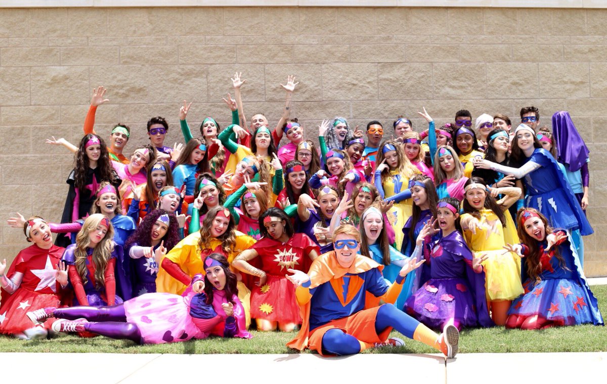 kalinbates's tweet photo. actually when you look up the word "fun" I'm pretty sure Wacky Week is the definition๐๐๐ #WackyWeek2016 https://t.co/4ij68nuR8s