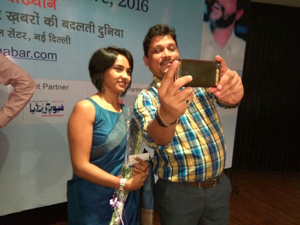 Media_Khabar's tweet image. #MediaKhabar16 #SPSinghMemorialLecture2016 @BiancaGhose @a1purva @om2020 @chandankrsingh