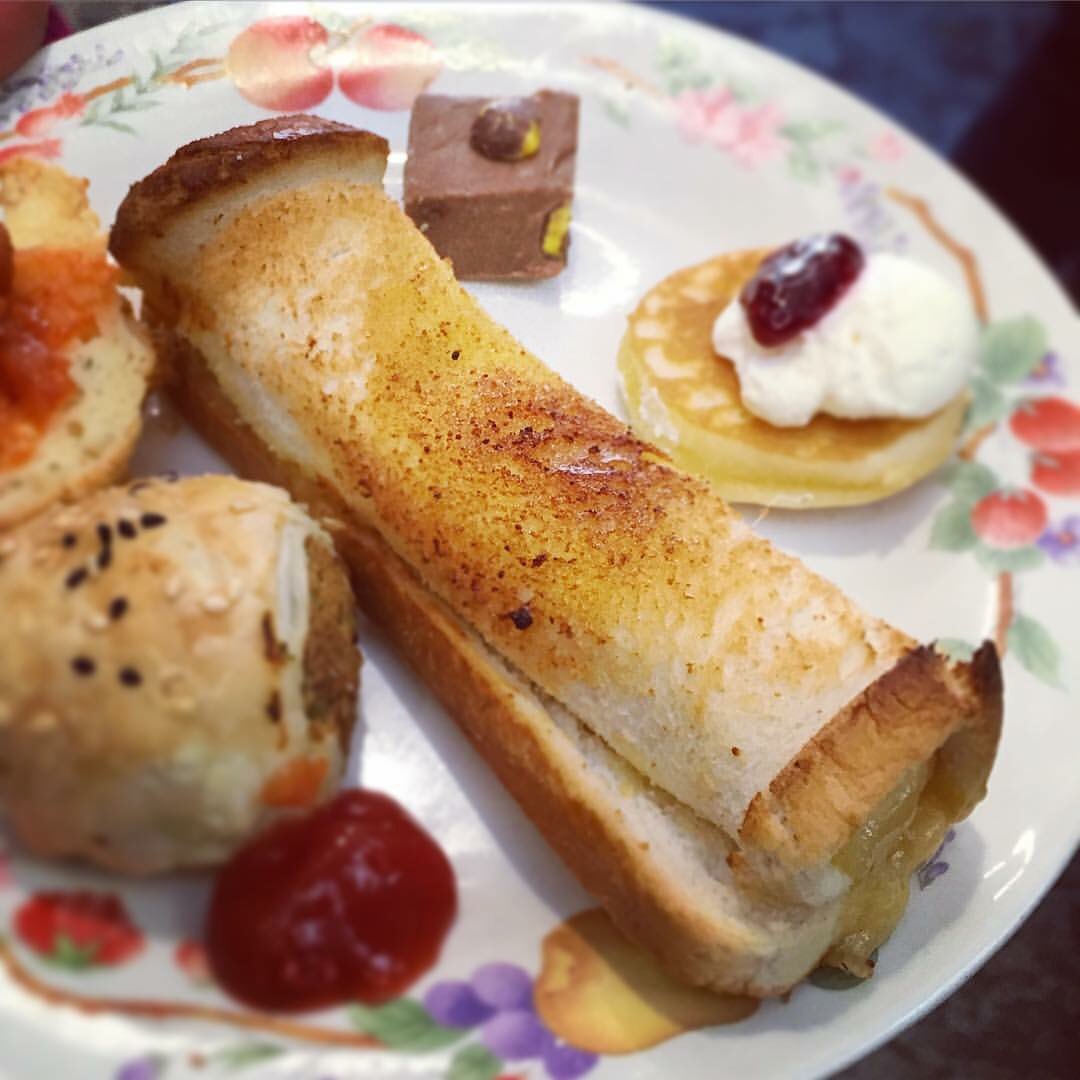FoodEnvyWGTN's tweet photo. Final day of the @Int_FoodDesign conference and I think our trip is complete #cheeserolls #fooddesign2016 #dunedin https://t.co/OS3051cxa3
