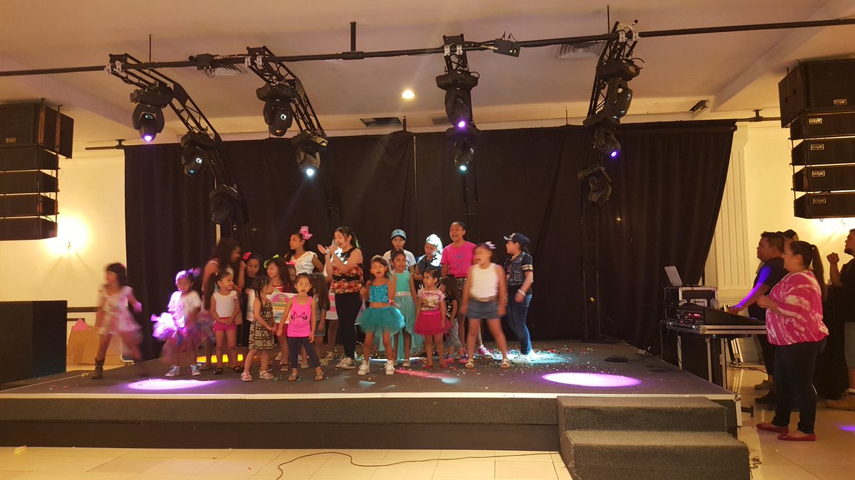 sandrammtv's tweet photo. Nos tocó de jurado en el concurso de @MaferChavana sensacional todas!!!mil felicidades!!! https://t.co/xEFxqzLLVh