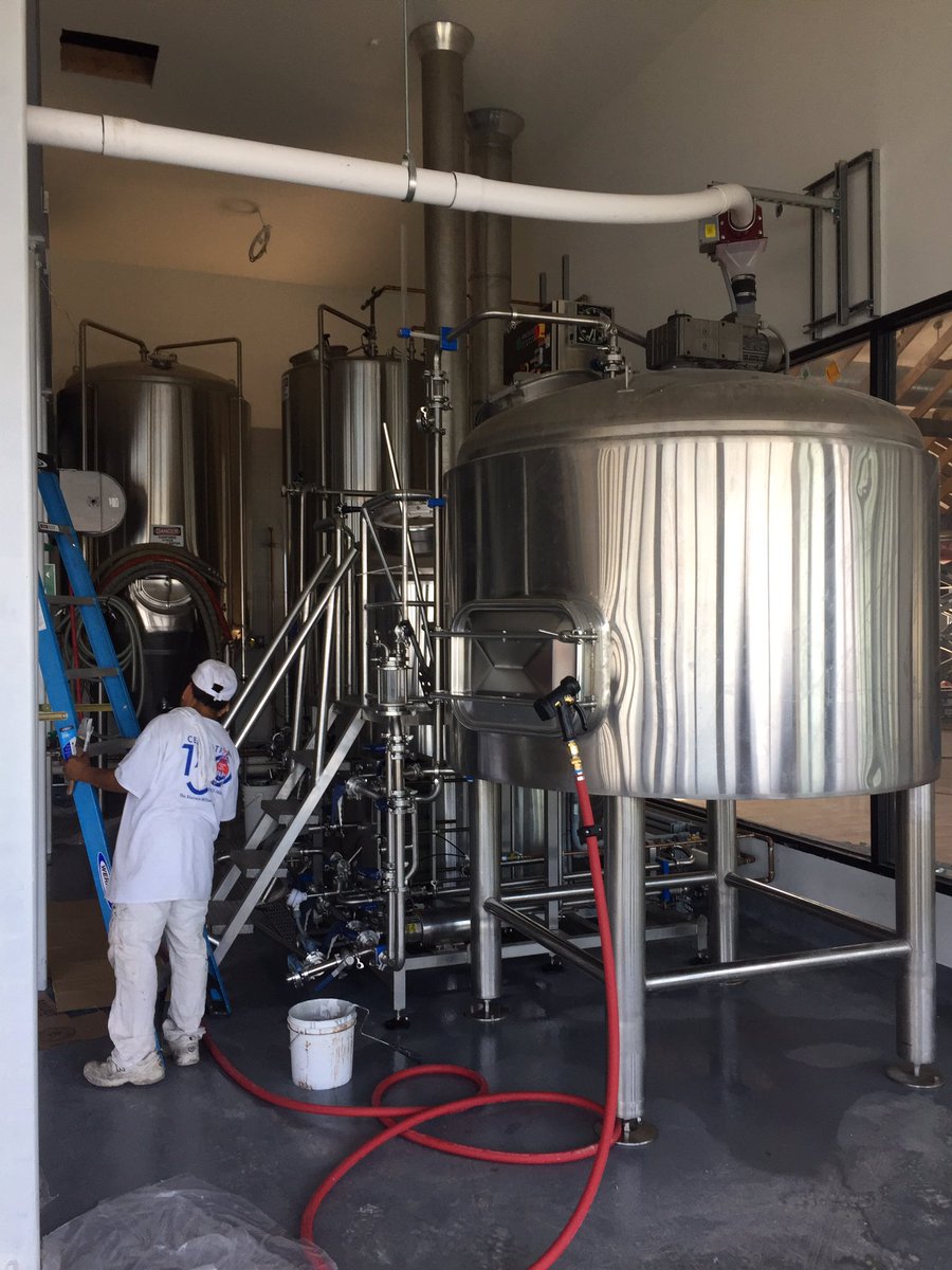 GangstaofCraft's tweet photo. A sneak peak at the @BPbrewing #longbeach brew house https://t.co/0seiHFuEWW