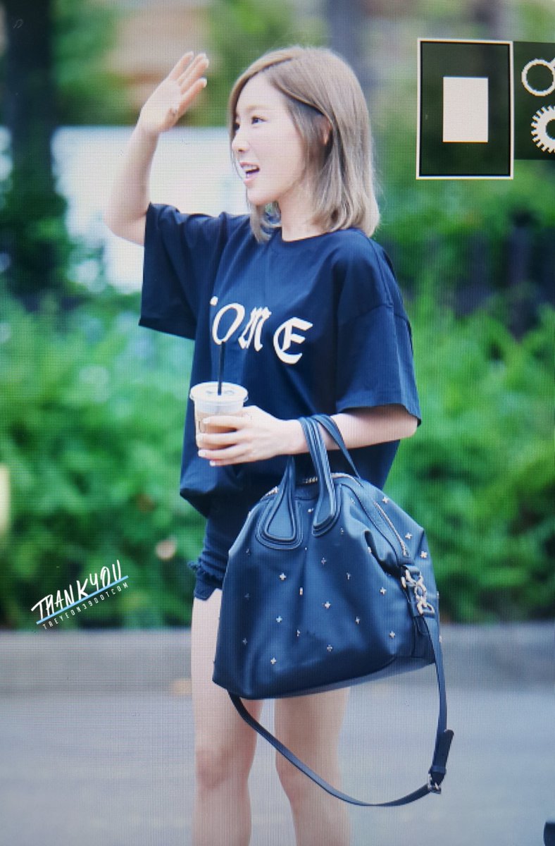 taeyeon39com's tweet photo. 160701 뮤직뱅크 출근 https://t.co/gjzK818q48