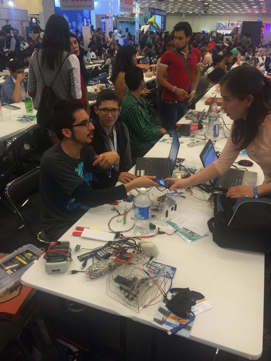 javieramirez66's tweet image. Creando en #CPMX7 #hackatoncpmx
