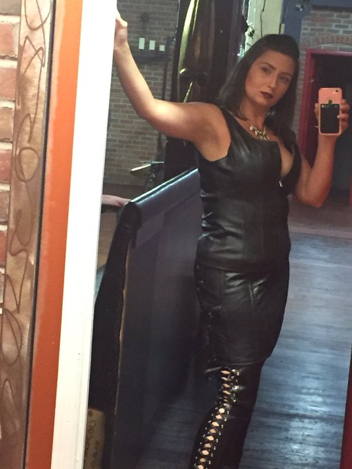 Black leather day here at red door! https://t.co/CGf9JJxQi3<a href="/tag/military"class="tags"><span>#military</span></a><a href="/tag/fetish"class="tags"><span>#fetish</span></a><a href="/tag/boobs"class="tags"><span>#boobs</span></a>