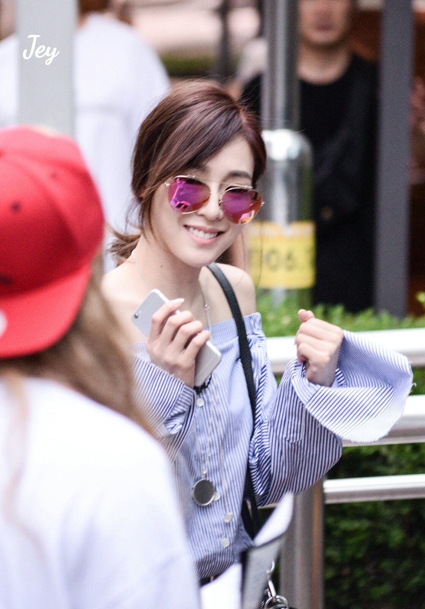 [PIC][01-07-2016]Tiffany xuất hiện tại tòa nhà KBS để quảng bá cho "SHUT UP" CmPJljLVYAErlgS